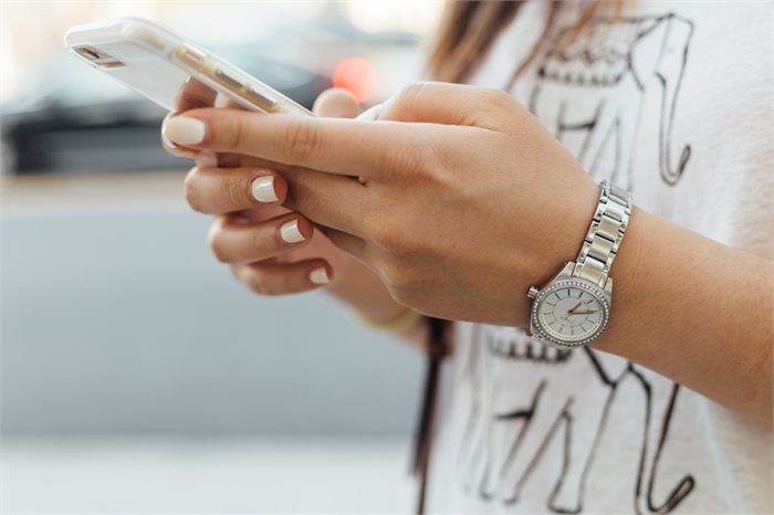 לשלוט בטכנולוגיה בעצמנו: 7 טיפים להקטנת השימוש שלך בסמארטפון